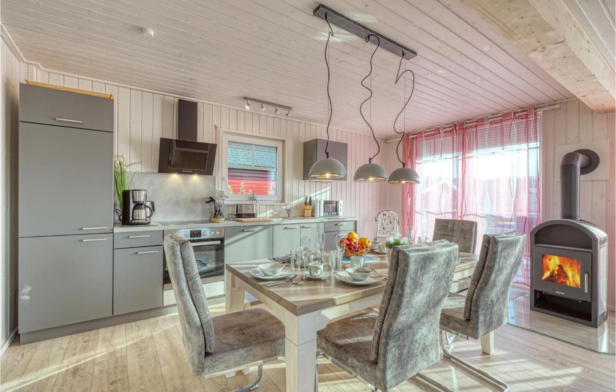 2 Bedroom Nice Home In Zerpenschleuse Екстер'єр фото